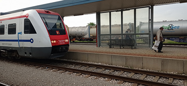 Vlak na gospićkom kolodvoru/Snimio MArko Čuljat, Lika press                                                                                                                                                                                               